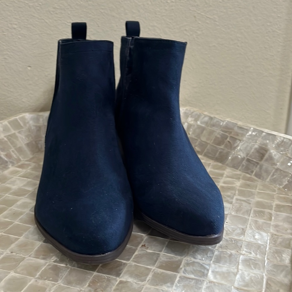Just fab ankle boots. Size 8.5. 2in heel